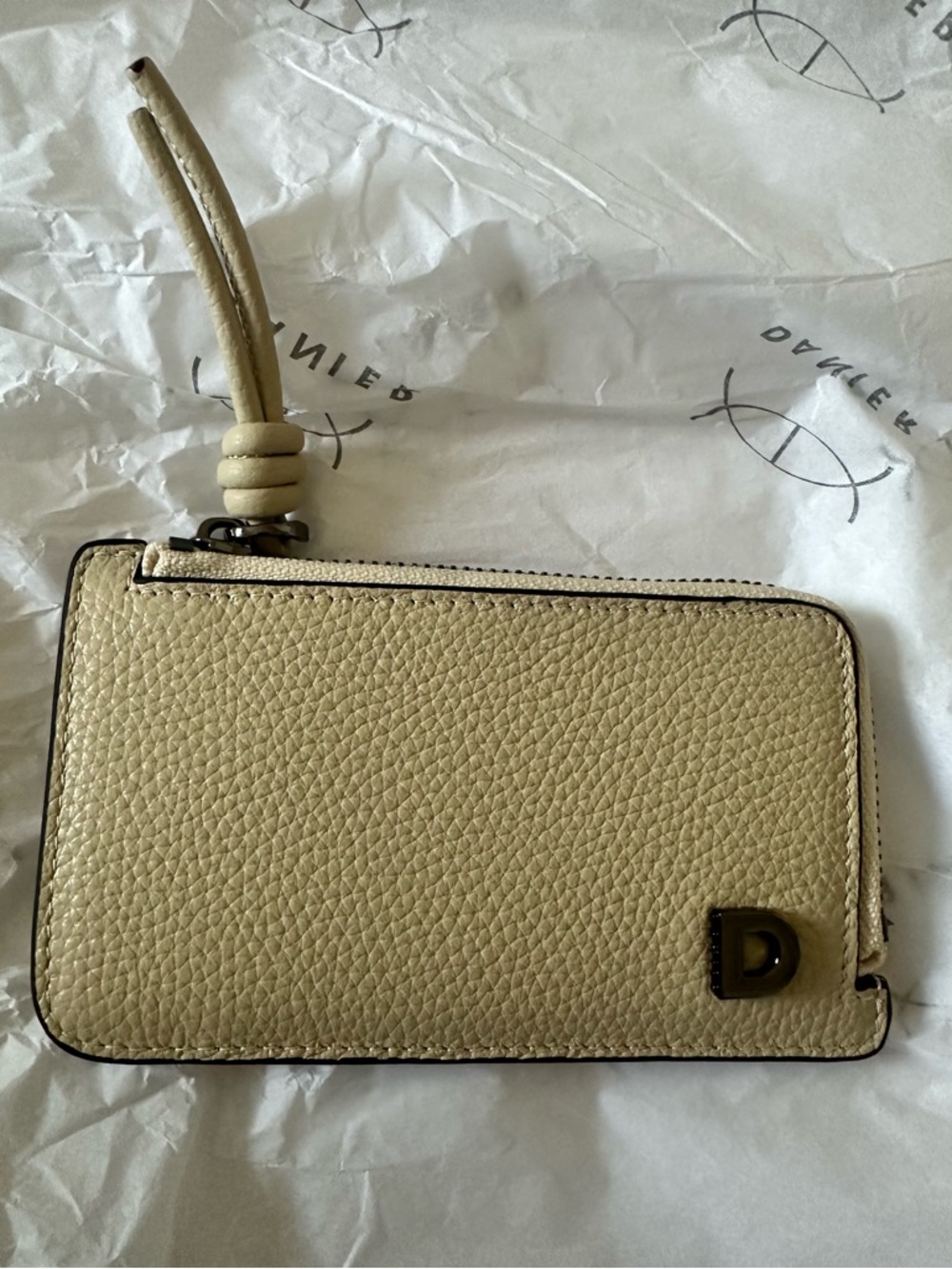 Danier Harper Leather Cardholder Beige
RFID